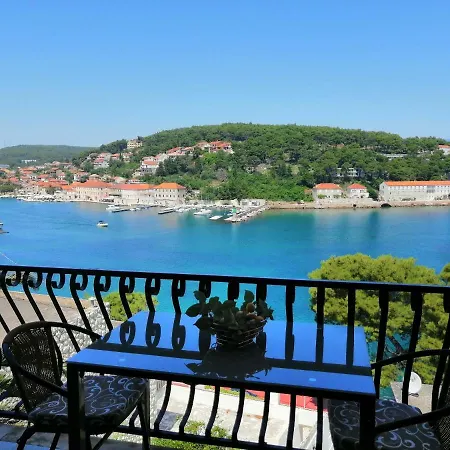 And Caric Daire Jelsa (Hvar)