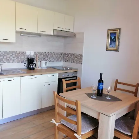 And Caric Apartment *