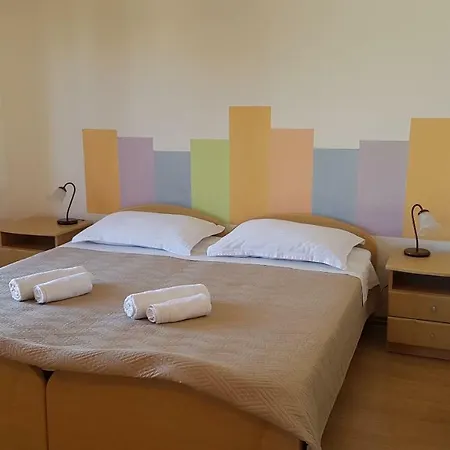 Apartment And Caric