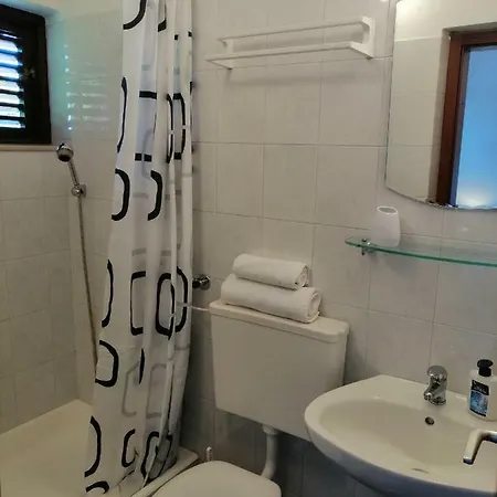 Apartment And Caric Jelsa (Hvar)