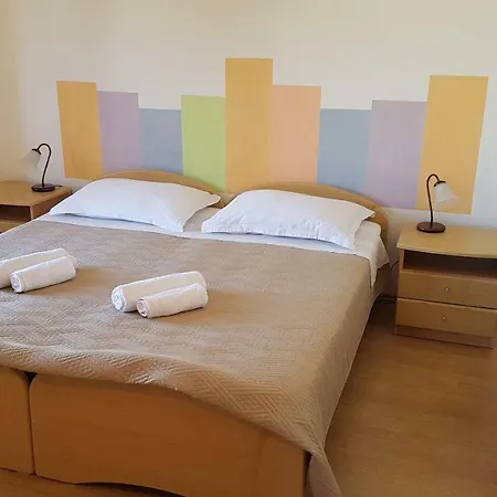 And Caric Apartment Jelsa (Hvar)